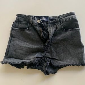 Hollister ultra high rise mom short 3”